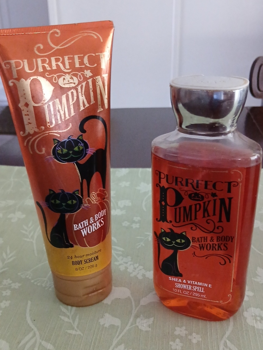 Bath & Body Works Purrfect Pumpkin Body Cream & Shower Gel - Orange, Black